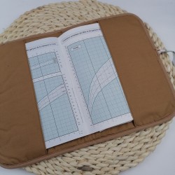 Protège carnet de santé personnalisée - la reine de la forêt